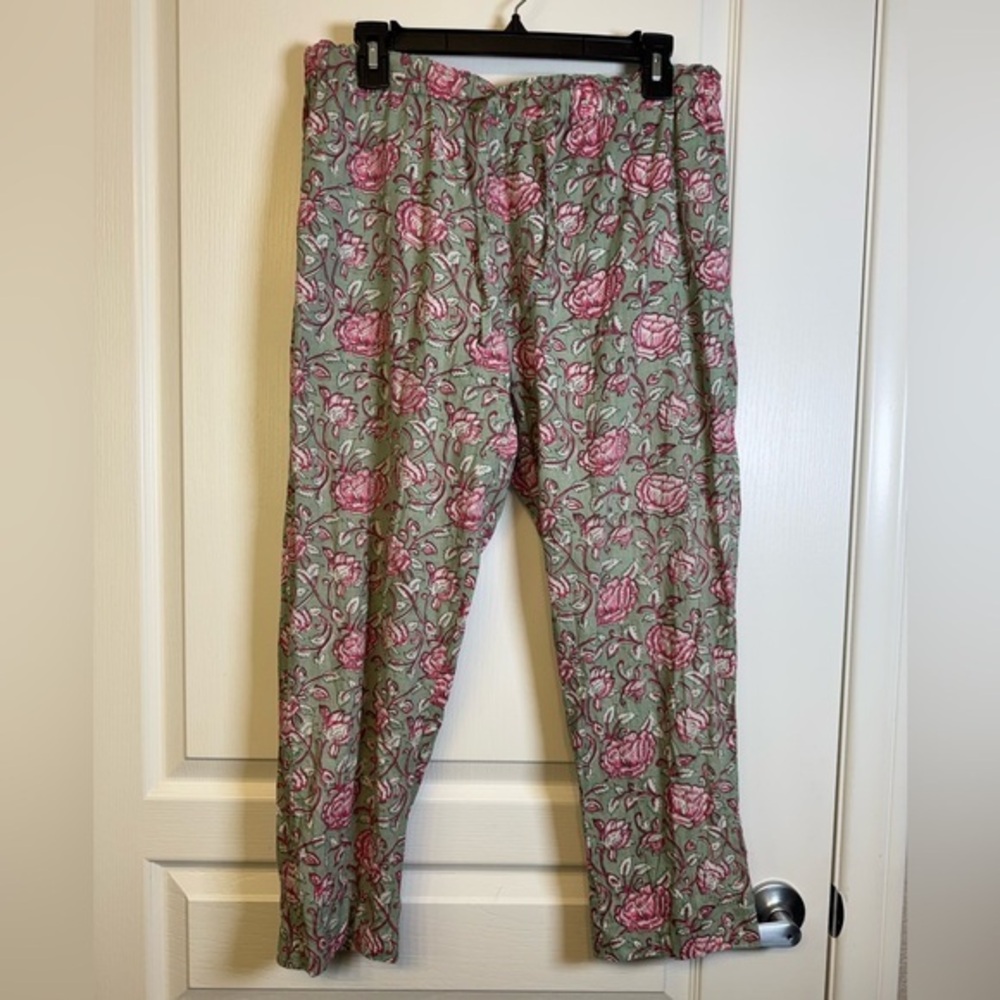 Sundance Green Pants Pink Floral Pajama Casual Pants Size Small EUC #2630